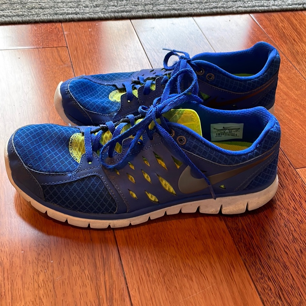 NIKE running shoes
